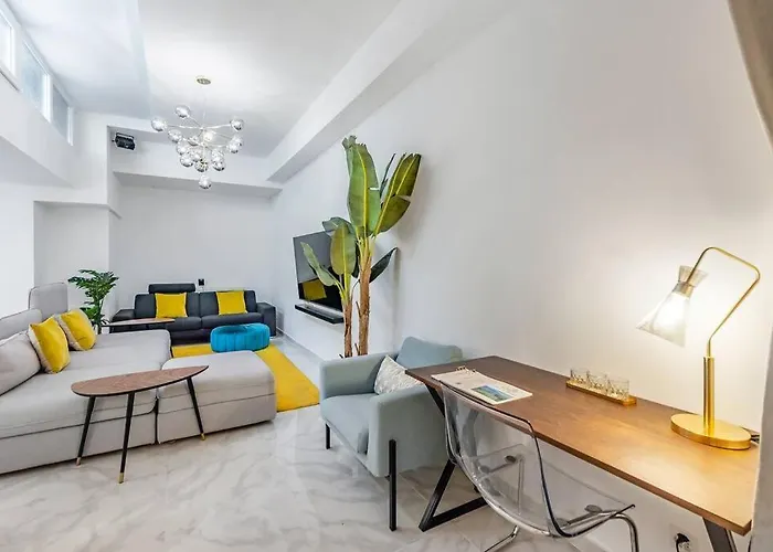 Urban Style 3-bedroom Montreux