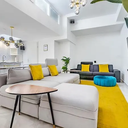 Urban Style 3-bedroom Montreux